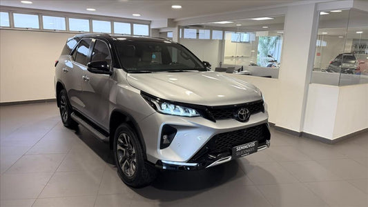 TOYOTA HILUX SW4 2.8 D-4D TURBO DIESEL DIAMOND 7L 4X4 AUTOMÁTICO 2023