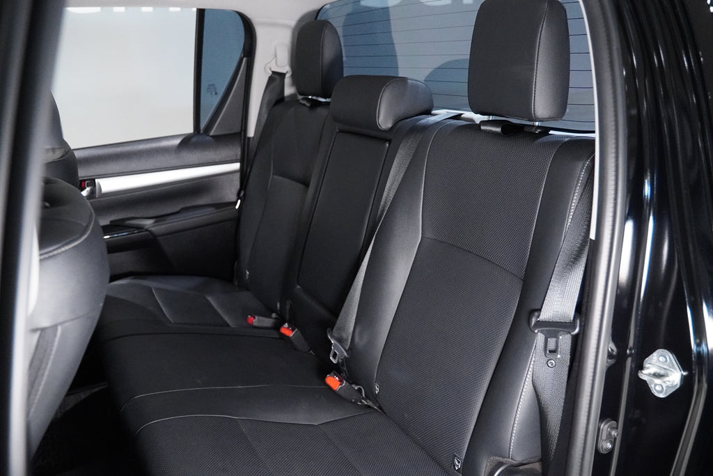 TOYOTA HILUX 2.8 D-4D TURBO DIESEL CD SRX 4X4 AUTOMÁTICO 2025