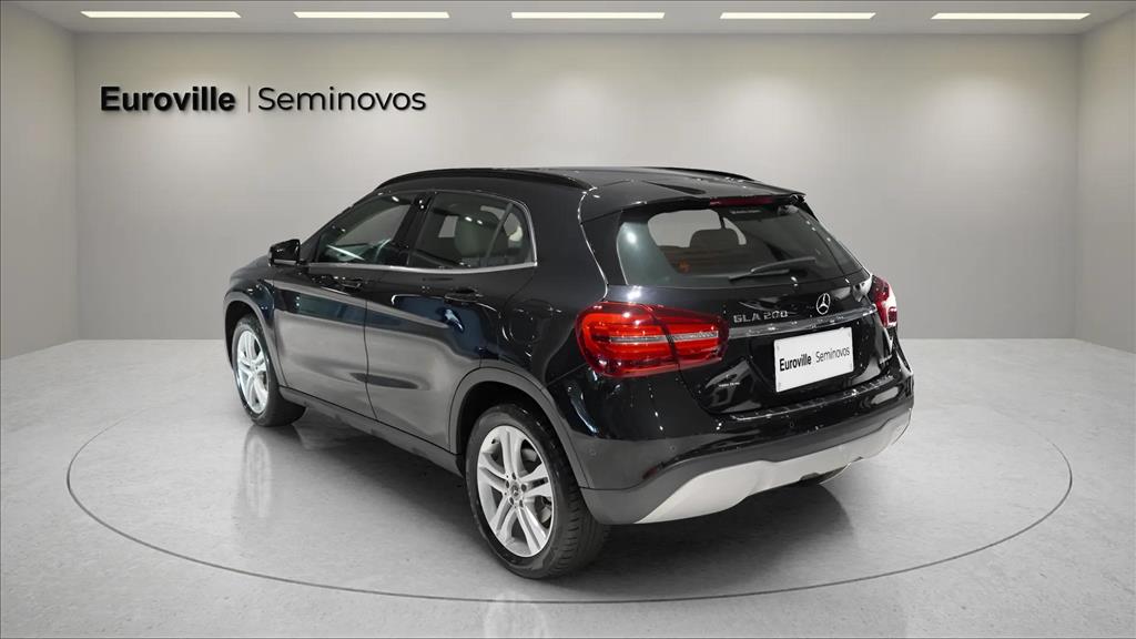 Mercedes-Benz GLA 200 1.6 CGI Flex Style 7G-DCT 2020 — foto 8 de 15