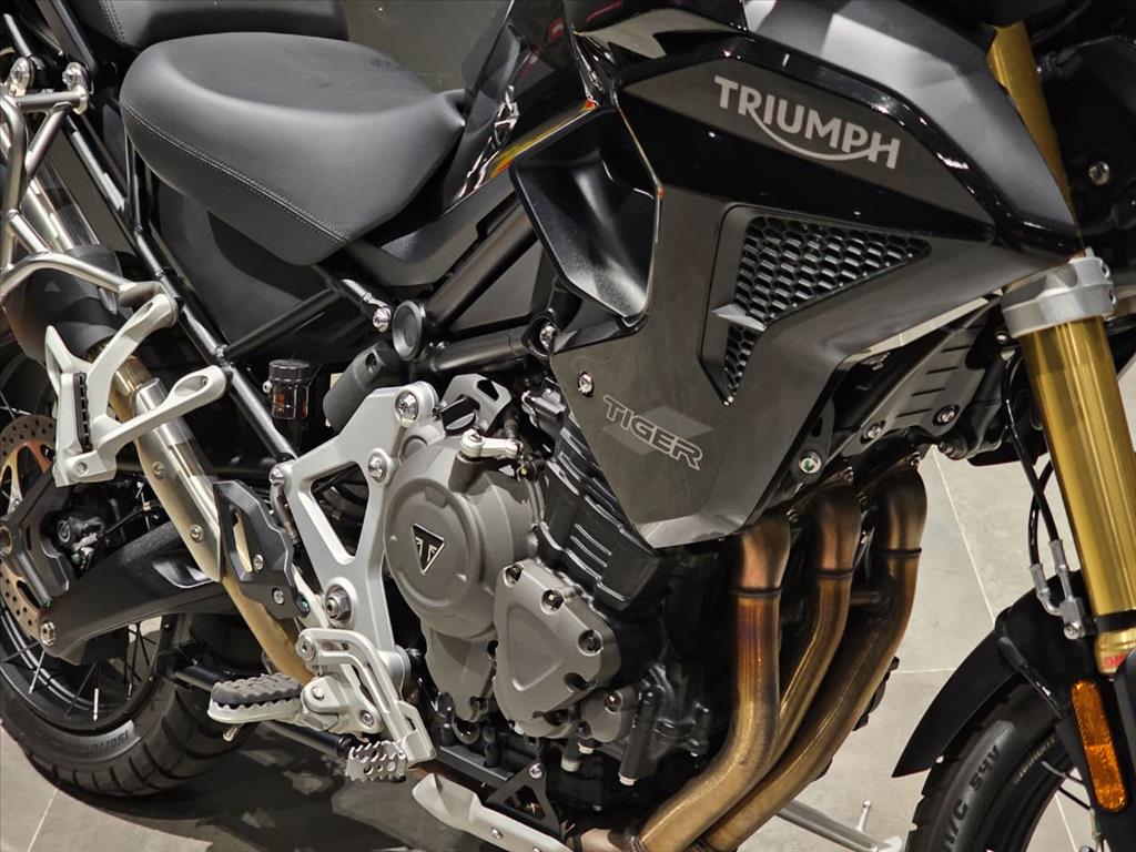Triumph Tiger 1200 Rally Black Edition 2025 — foto 6 de 8 (ampliada)
