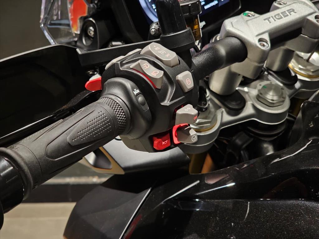 Triumph Tiger 1200 Rally Black Edition 2025 — foto 3 de 8 (ampliada)