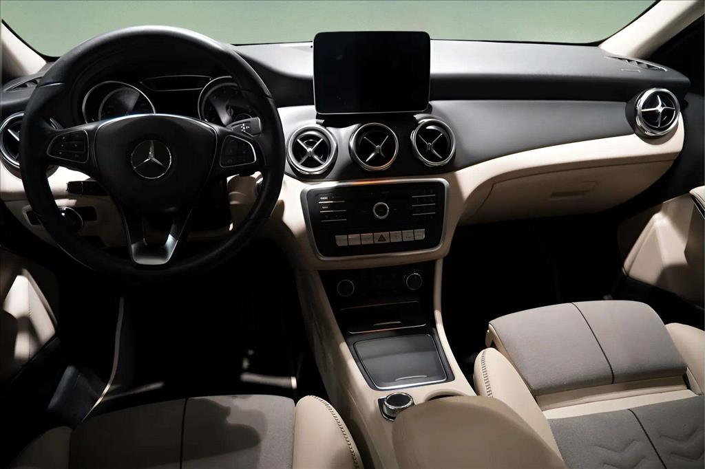 Mercedes-Benz GLA 200 1.6 CGI Flex Style 7G-DCT 2020 — foto 10 de 15 (ampliada)