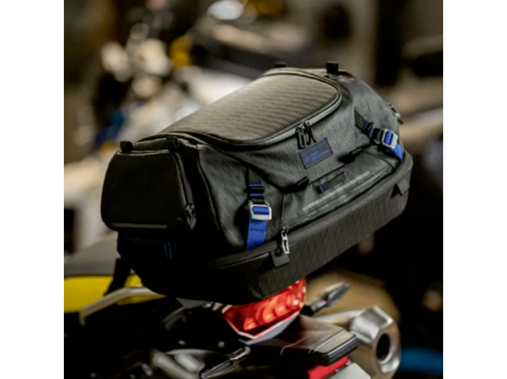 Bolsa Traseira BMW Black Collection Pequena 42L Design Sofisticado