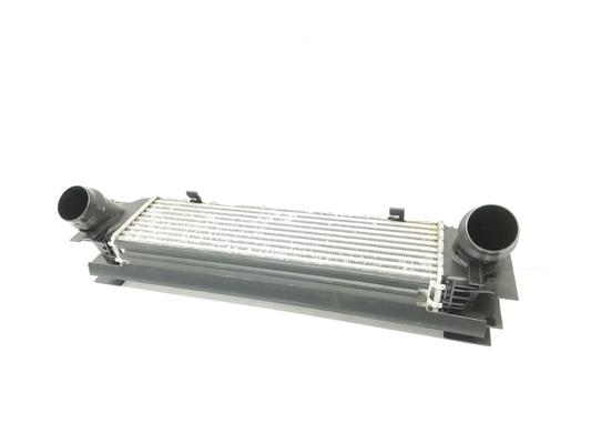 Intercooler Do Radiador Série 1/ Série 2/ Série 3/ Série 4 17517600530 — BMW