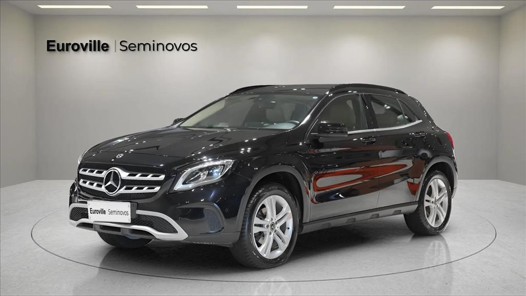 Mercedes-Benz GLA 200 1.6 CGI Flex Style 7G-DCT 2020 — foto 1 de 15