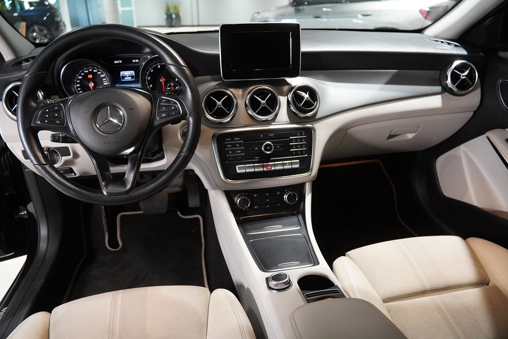 MERCEDES-BENZ GLA 200 1.6 CGI FLEX ADVANCE 7G-DCT 2019