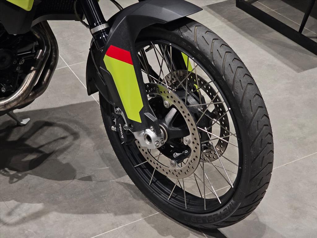 BMW F 900 GS PLUS 2025