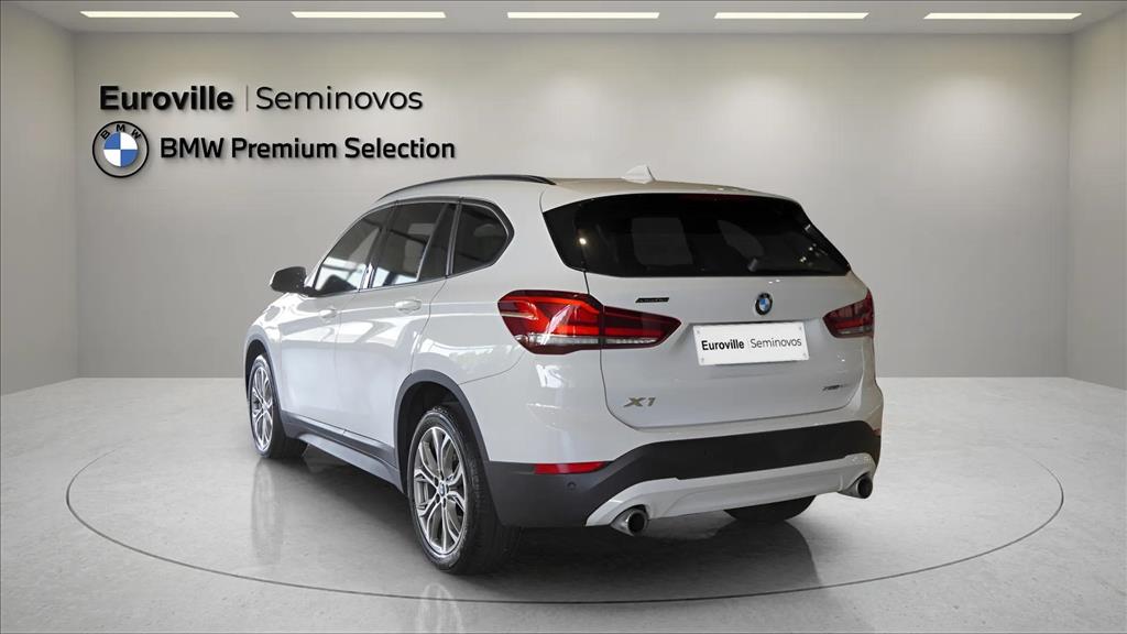 BMW X1 2.0 16V Turbo ActiveFlex sDrive20i 4P Automático 2021 — foto 9 de 20