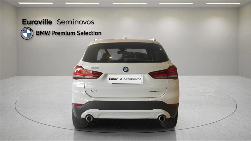 BMW X1 2.0 16V Turbo ActiveFlex sDrive20i 4P Automático 2021 — foto 8 de 20 (ampliada)