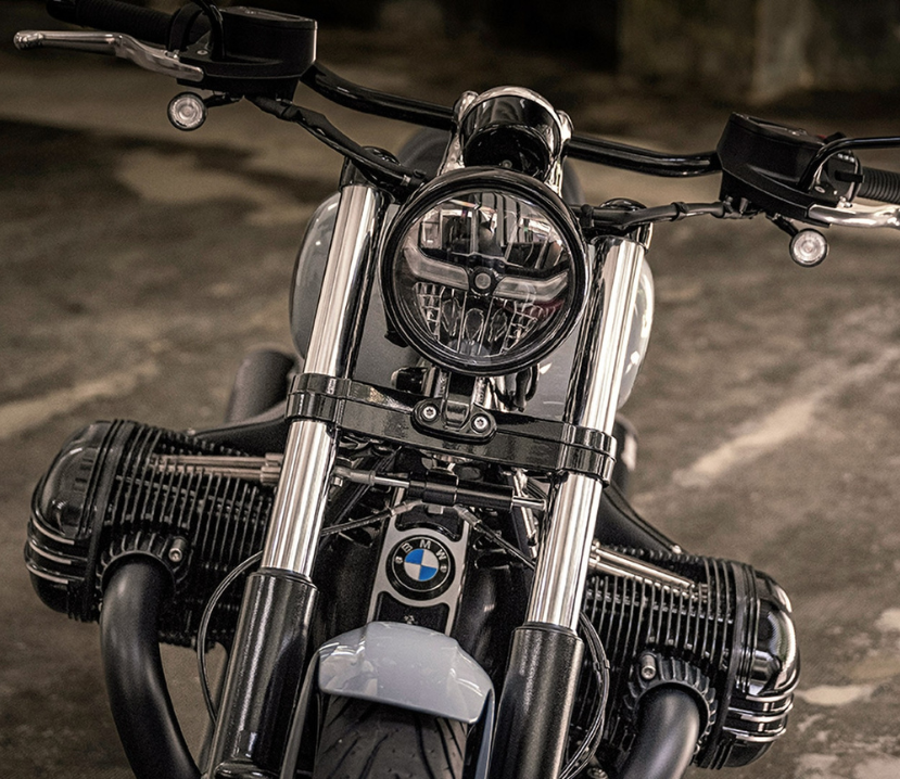 A BMW R 18