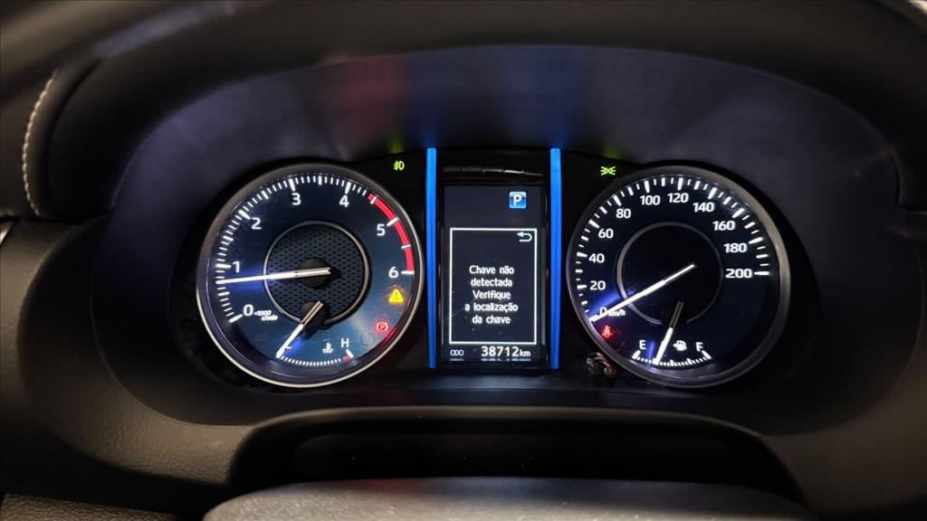 TOYOTA HILUX SW4 2.8 D-4D TURBO DIESEL SRX PLATINUM 7L 4X4 AUTOMÁTICO 2025