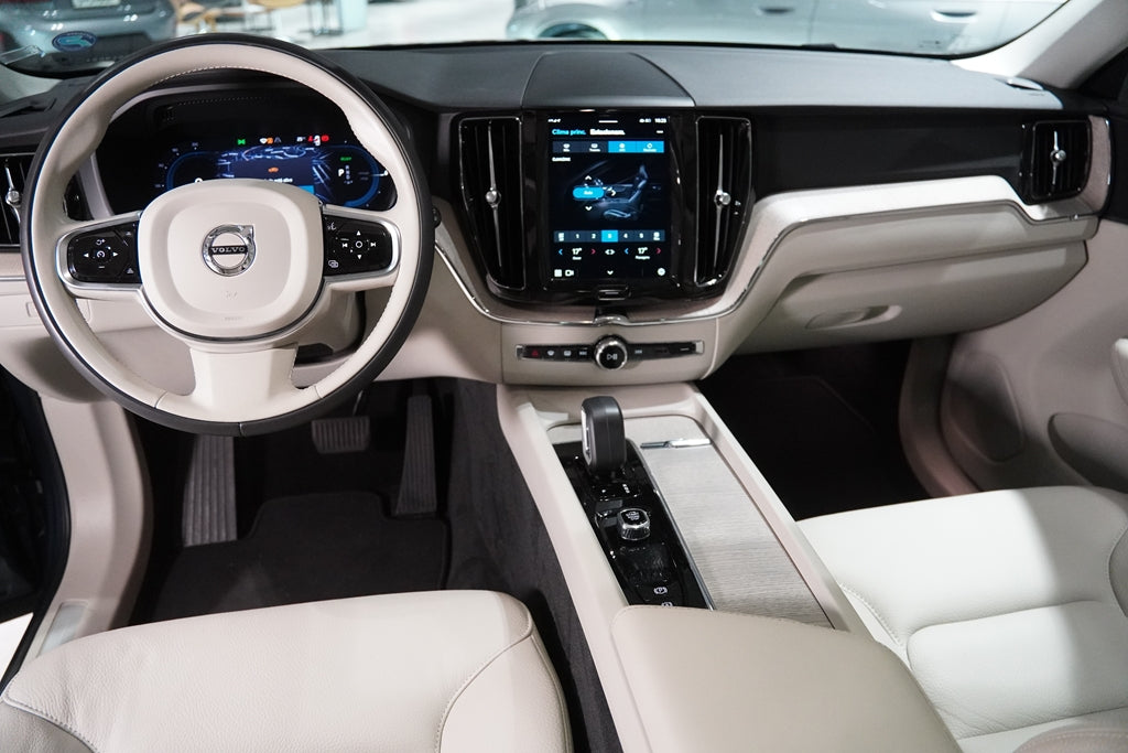 VOLVO XC60 2.0 T8 RECHARGE PLUS AWD GEARTRONIC 2024