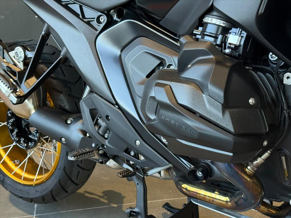 BMW R 1300 GS TRIPLE BLACK 2024