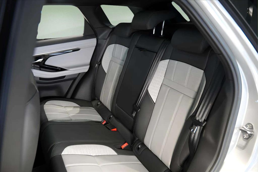 Land Rover Range Rover Evoque 2.0 P250 Flex R-Dynamic HSE AWD Automático 2023 — foto 14 de 21 (ampliada)