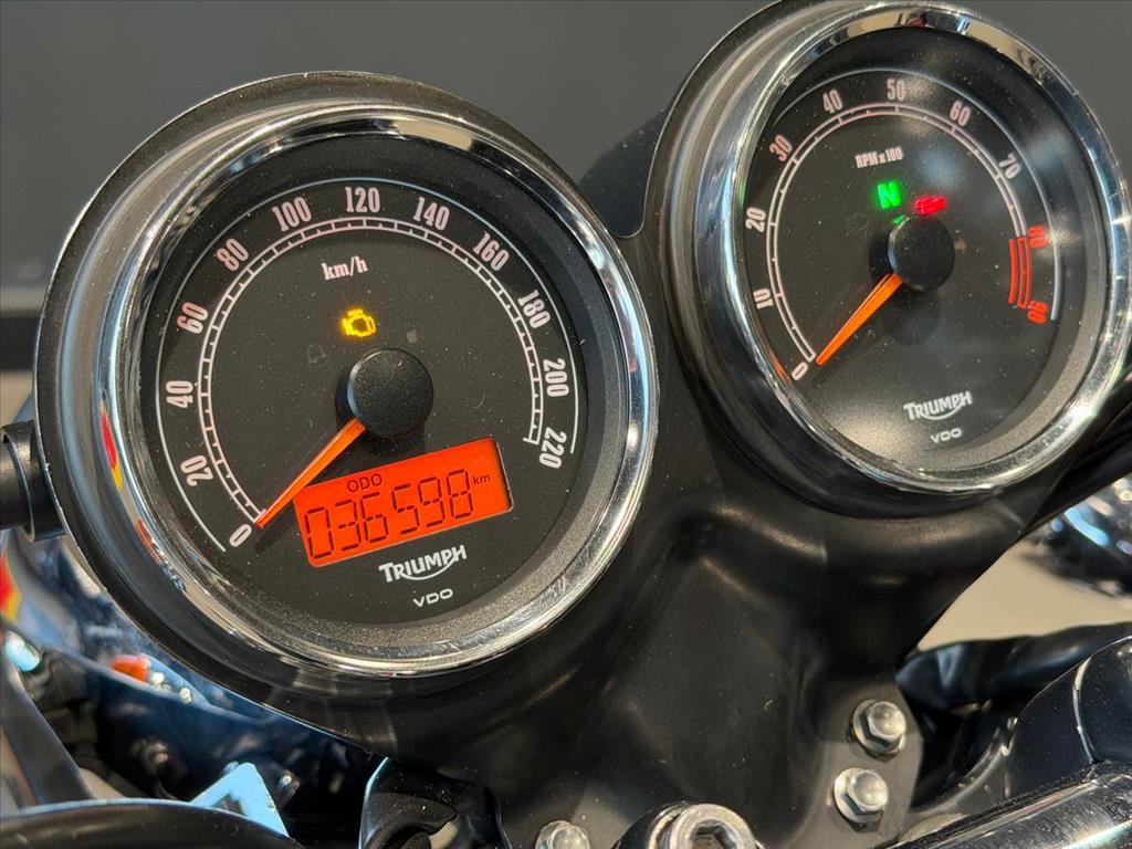 TRIUMPH BONNEVILLE T 100 865 2014