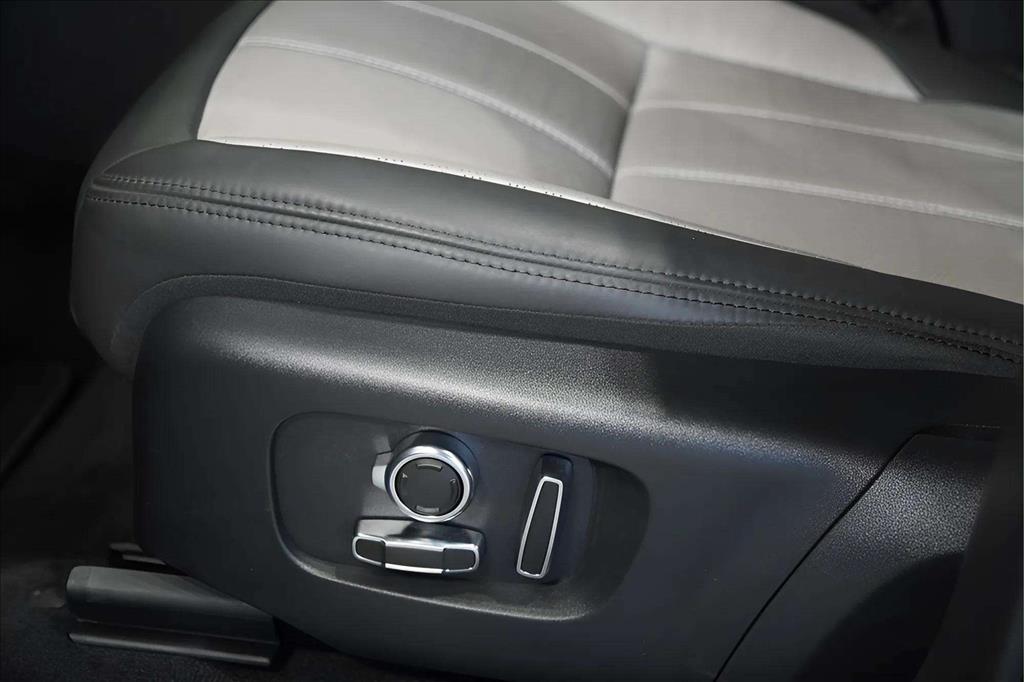 Land Rover Range Rover Evoque 2.0 P250 Flex R-Dynamic HSE AWD Automático 2023 — foto 13 de 21