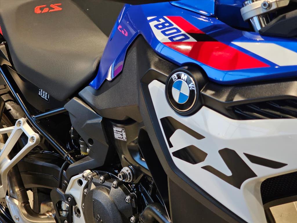 BMW F 800 GS Plus 2025 — foto 6 de 9 (ampliada)