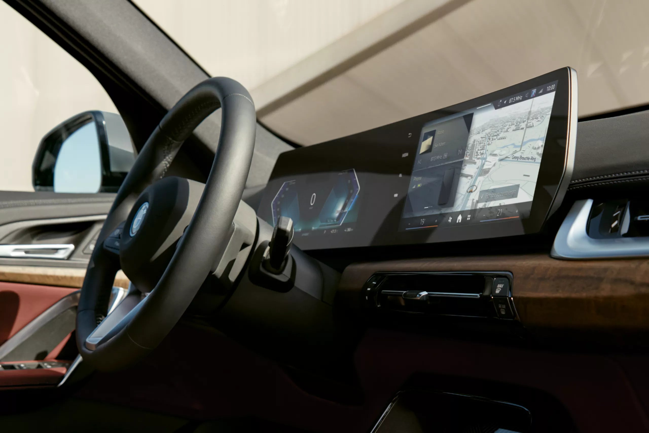 Controles intuitivos no cockpit.